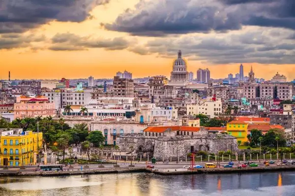 Cuba Sắc Màu – Biển Caribe Quyến Rũ